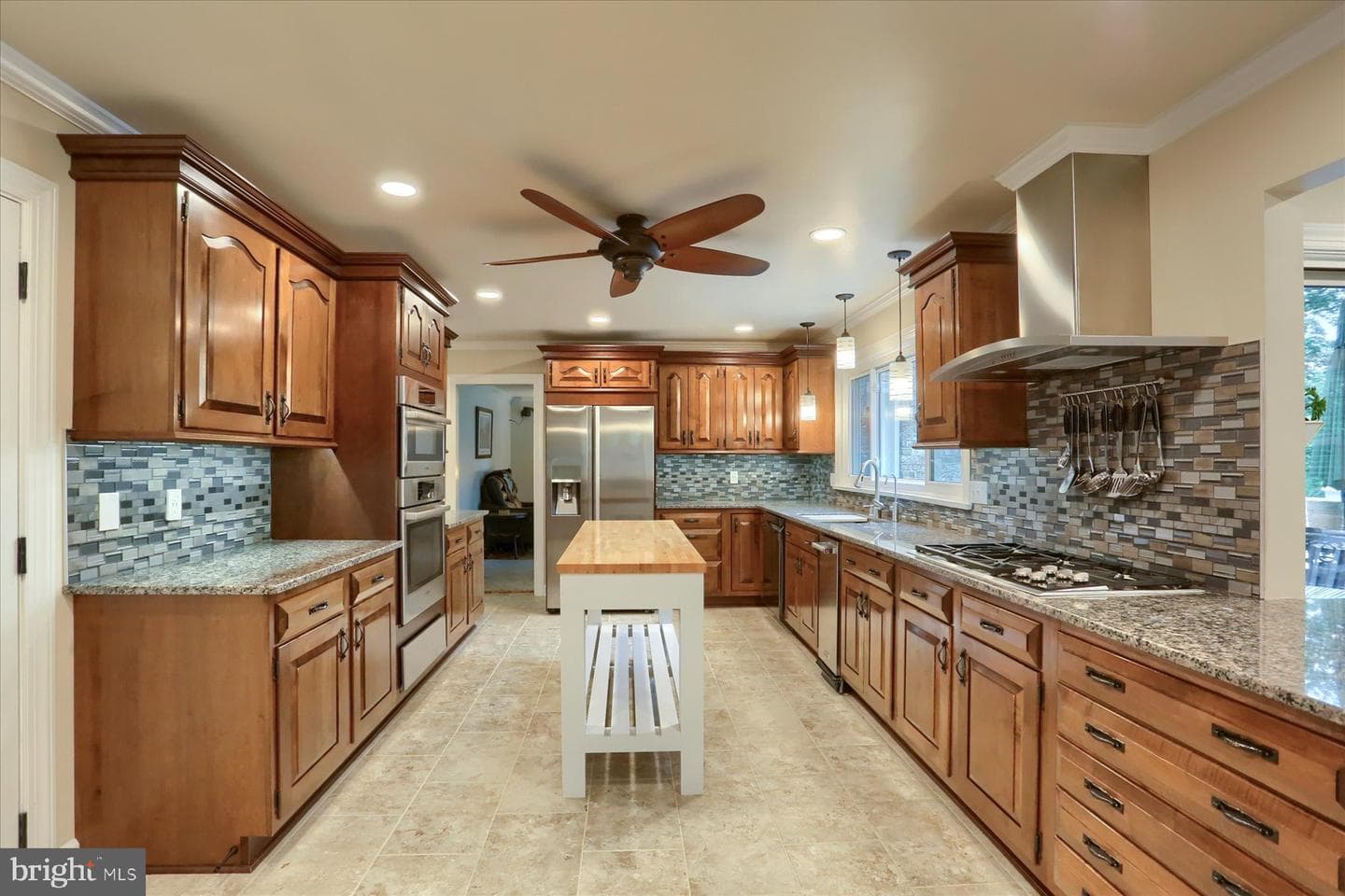 1715 Mountain View Road photo 13