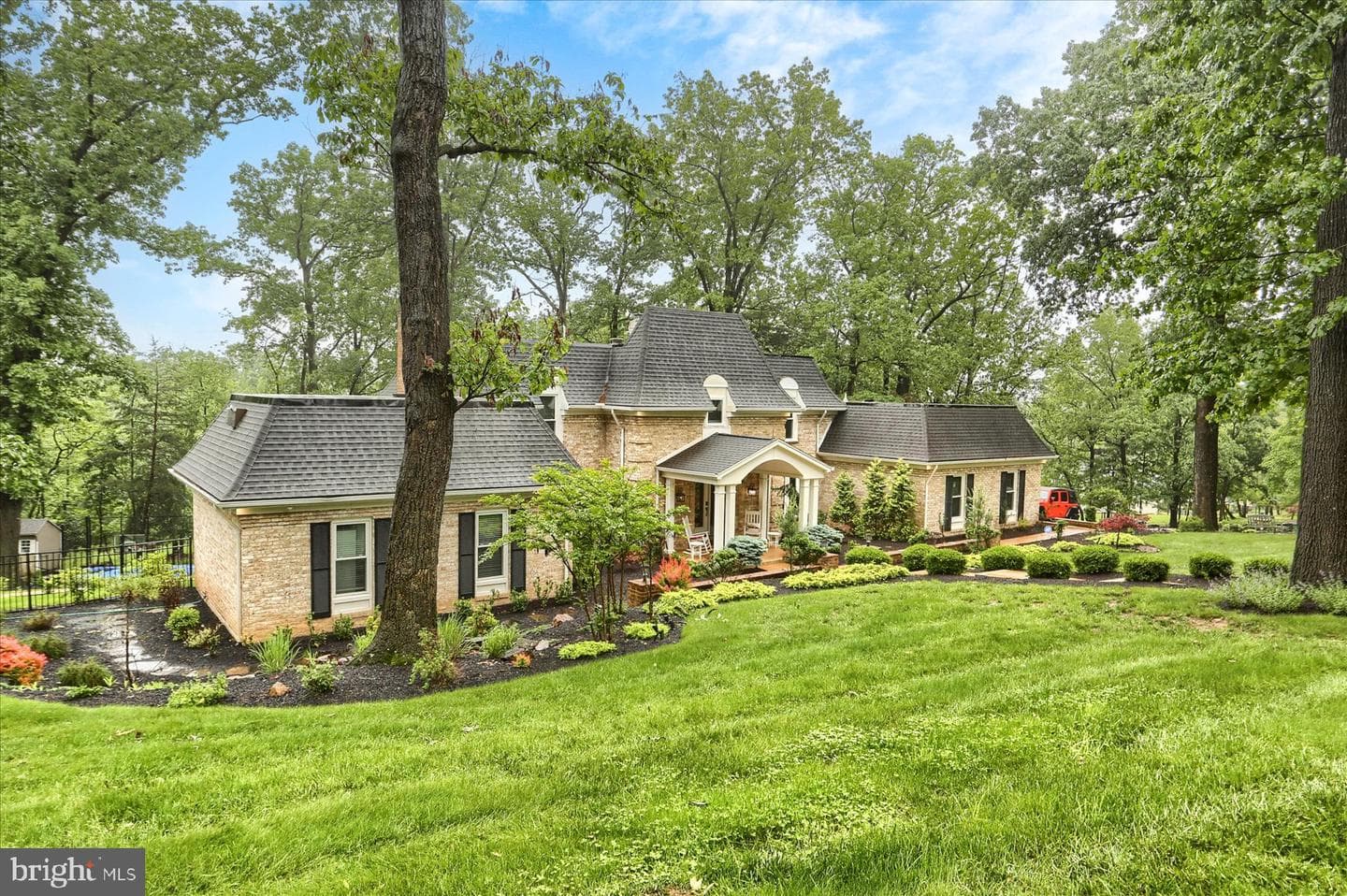 1715 Mountain View Road photo 3