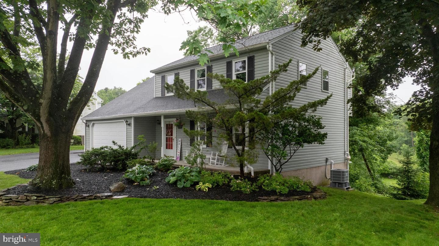 108 Woodridge Drive photo 2