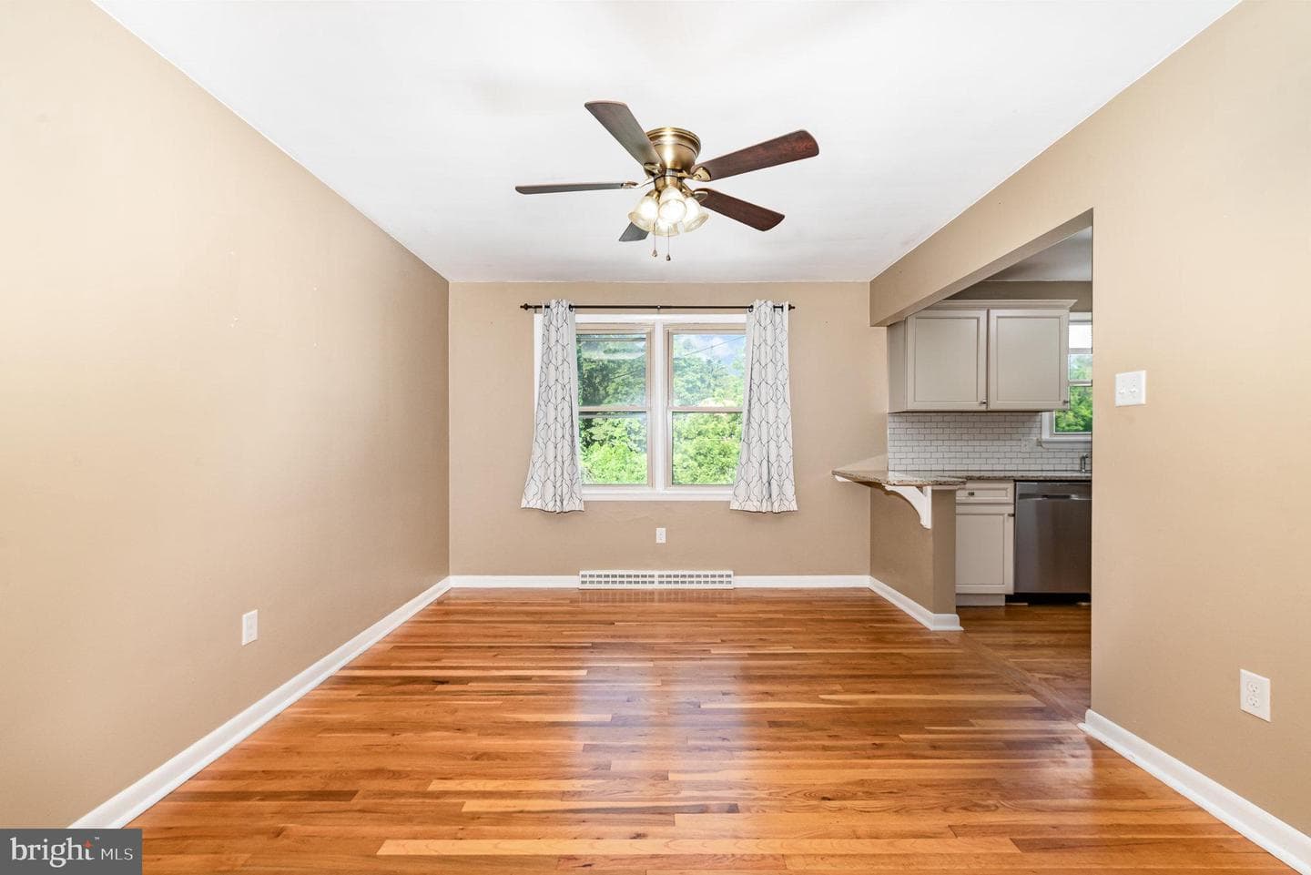 416 Trudy Road photo 10