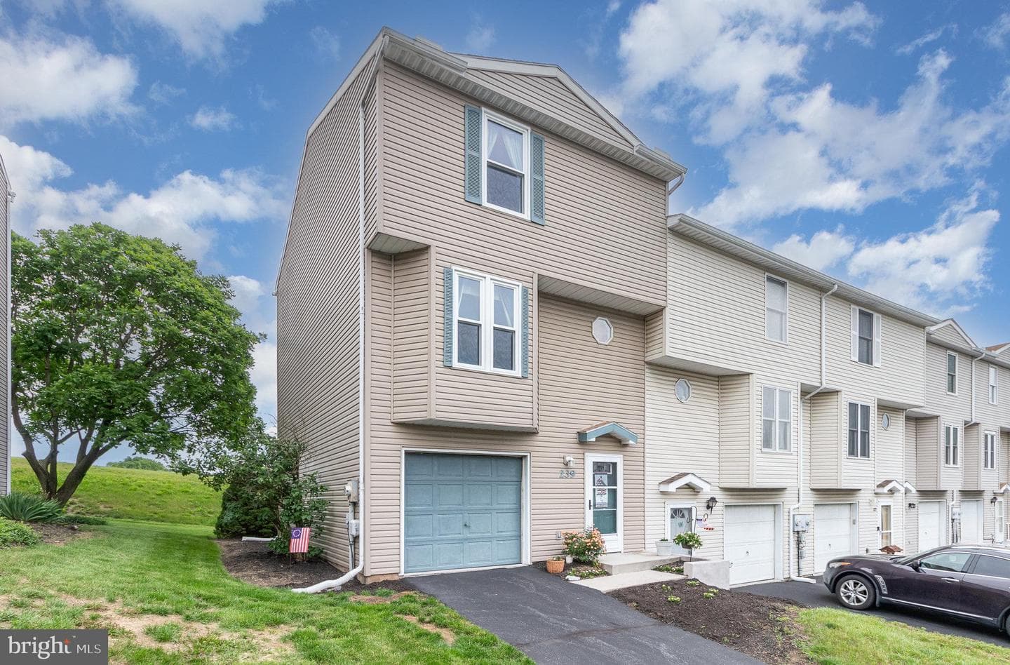 239 Chartwood Drive photo 3