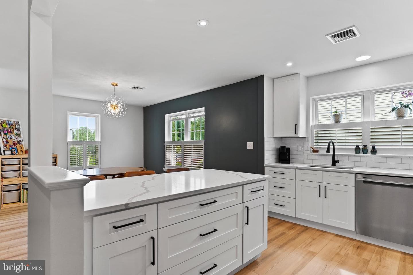 1827 Wexford Road photo 4