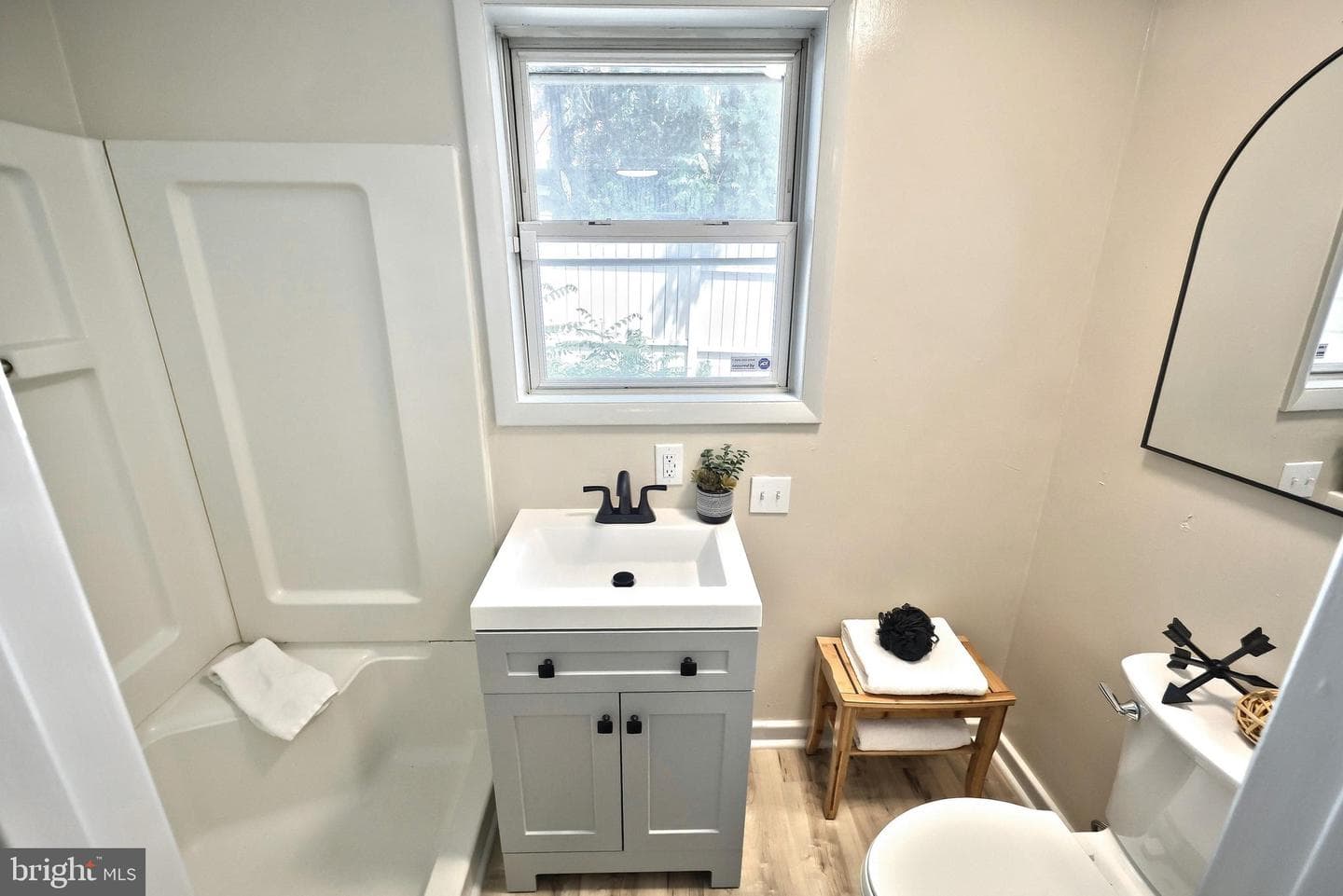 2424 Brookwood Street photo 10