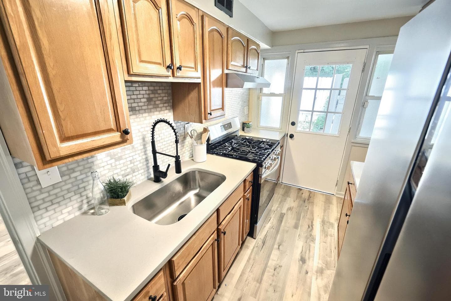 2424 Brookwood Street photo 12