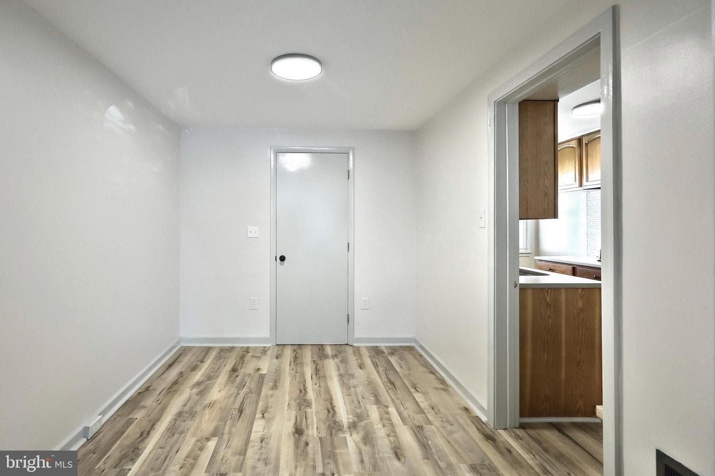 2424 Brookwood Street photo 9