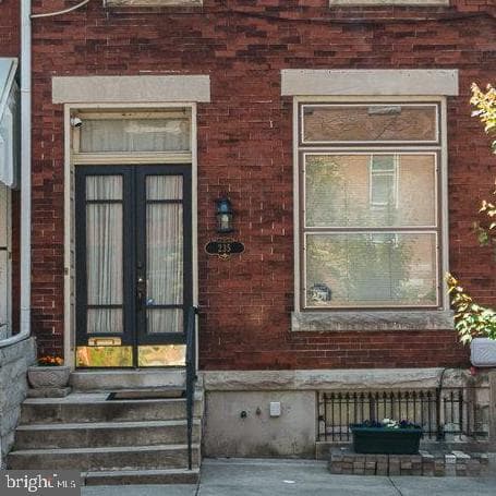 235 Hamilton Street photo 2