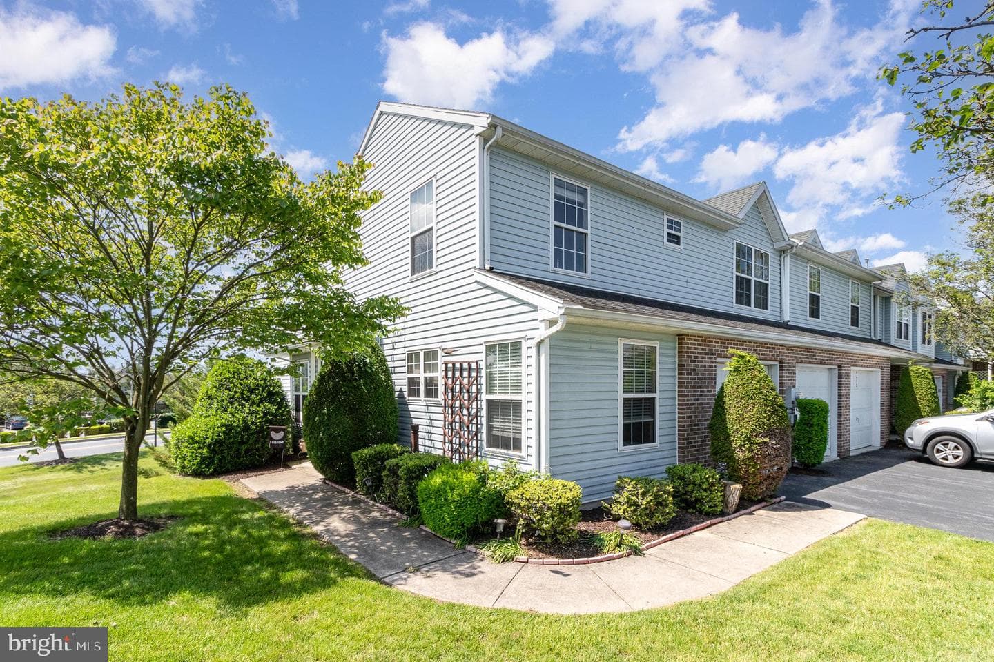 6676 Springford Terrace photo 2