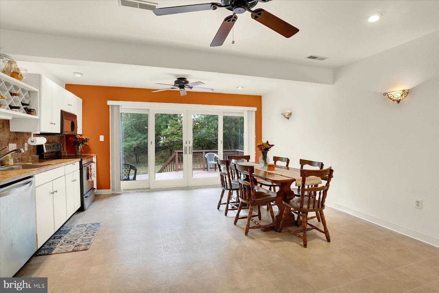6483 Heatherfield Way photo 10