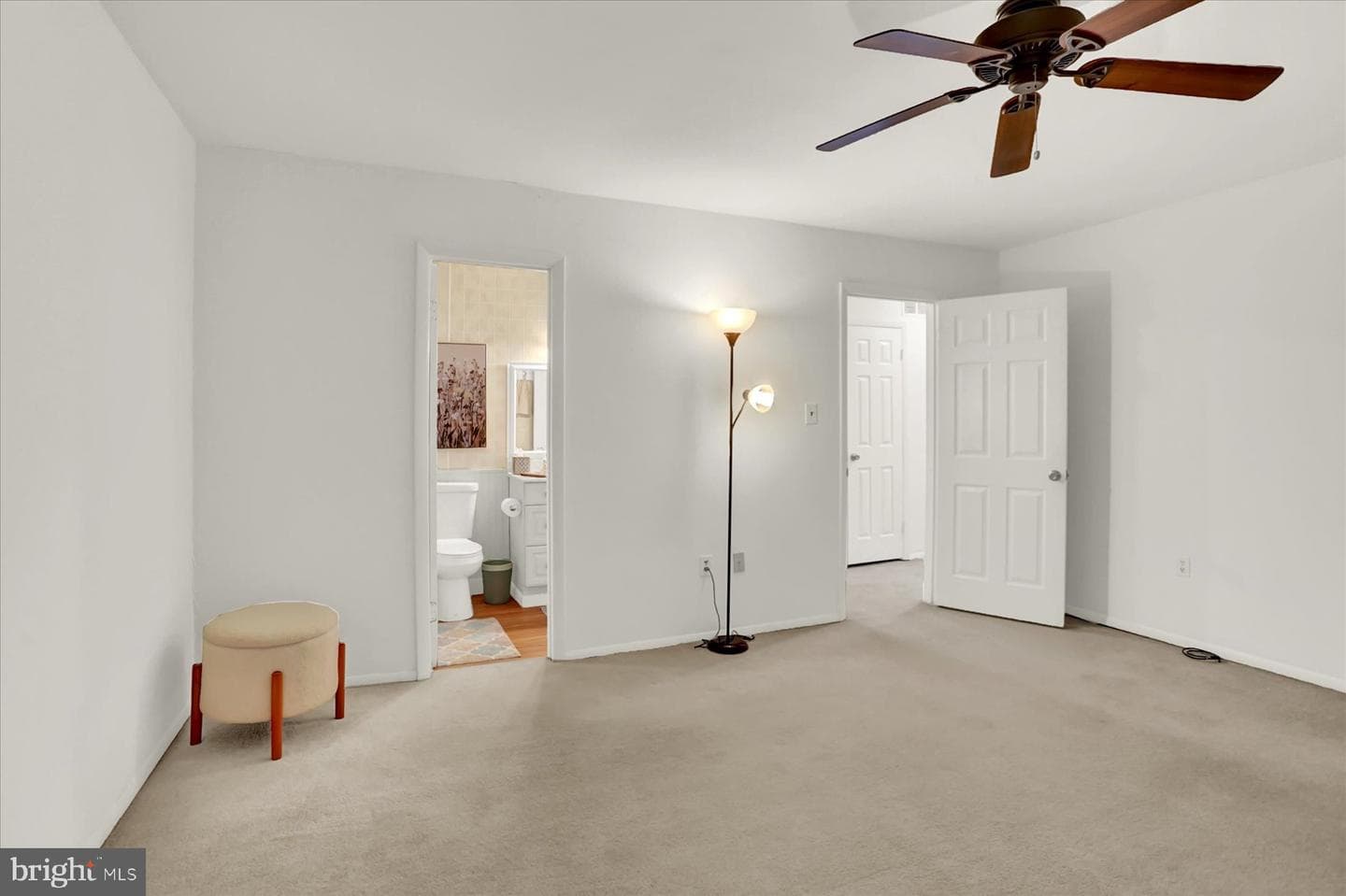 6483 Heatherfield Way photo 17