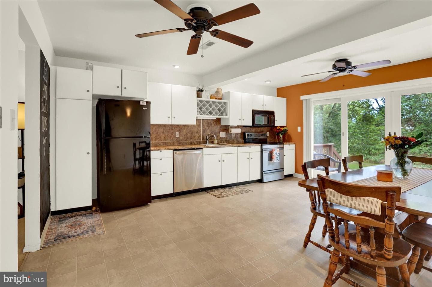 6483 Heatherfield Way photo 9