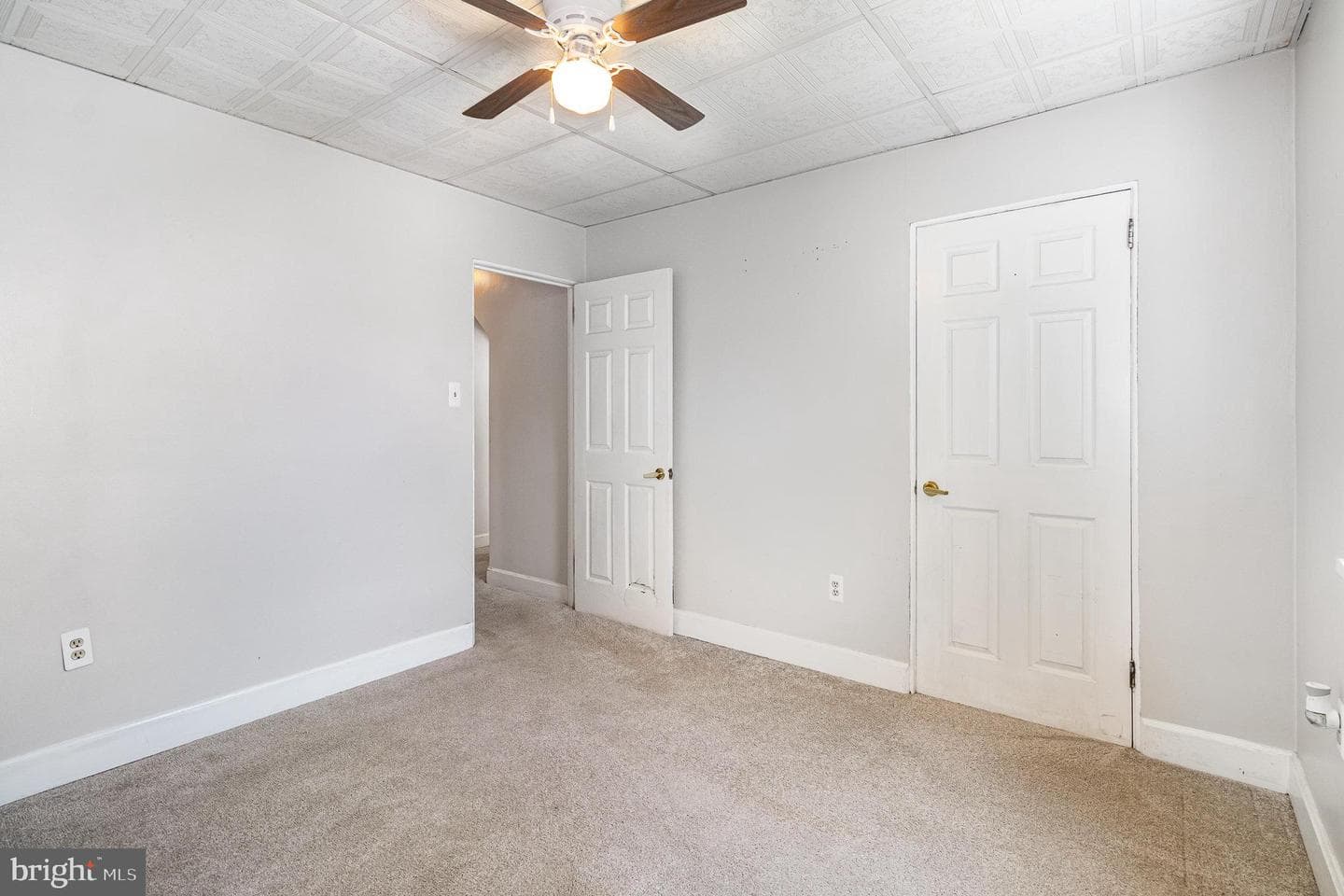 5212 Locust Lane photo 18