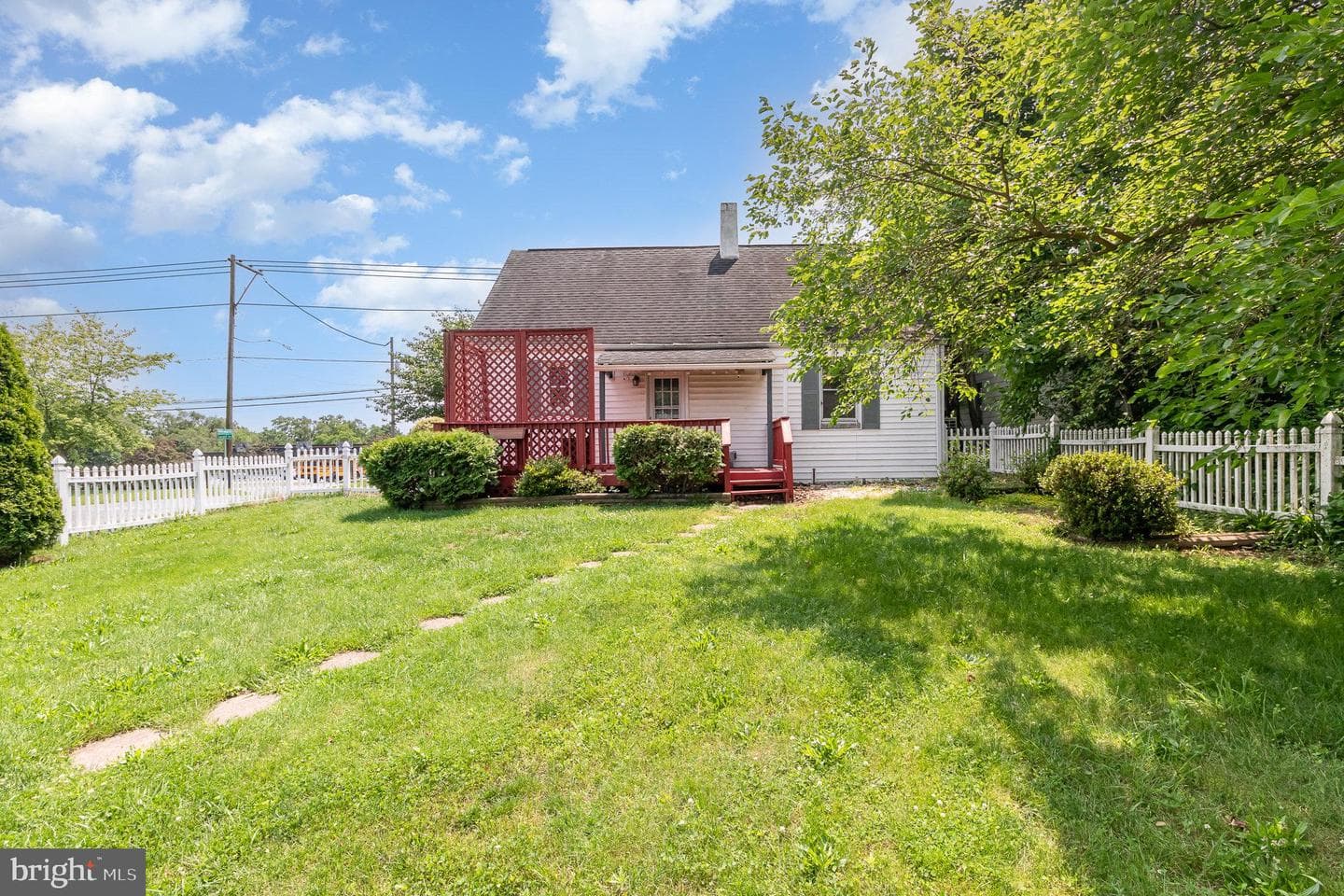 5212 Locust Lane photo 25