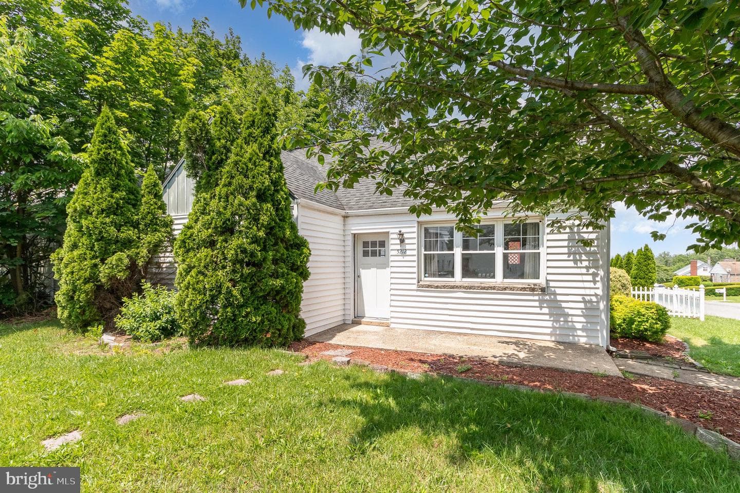 5212 Locust Lane photo 3