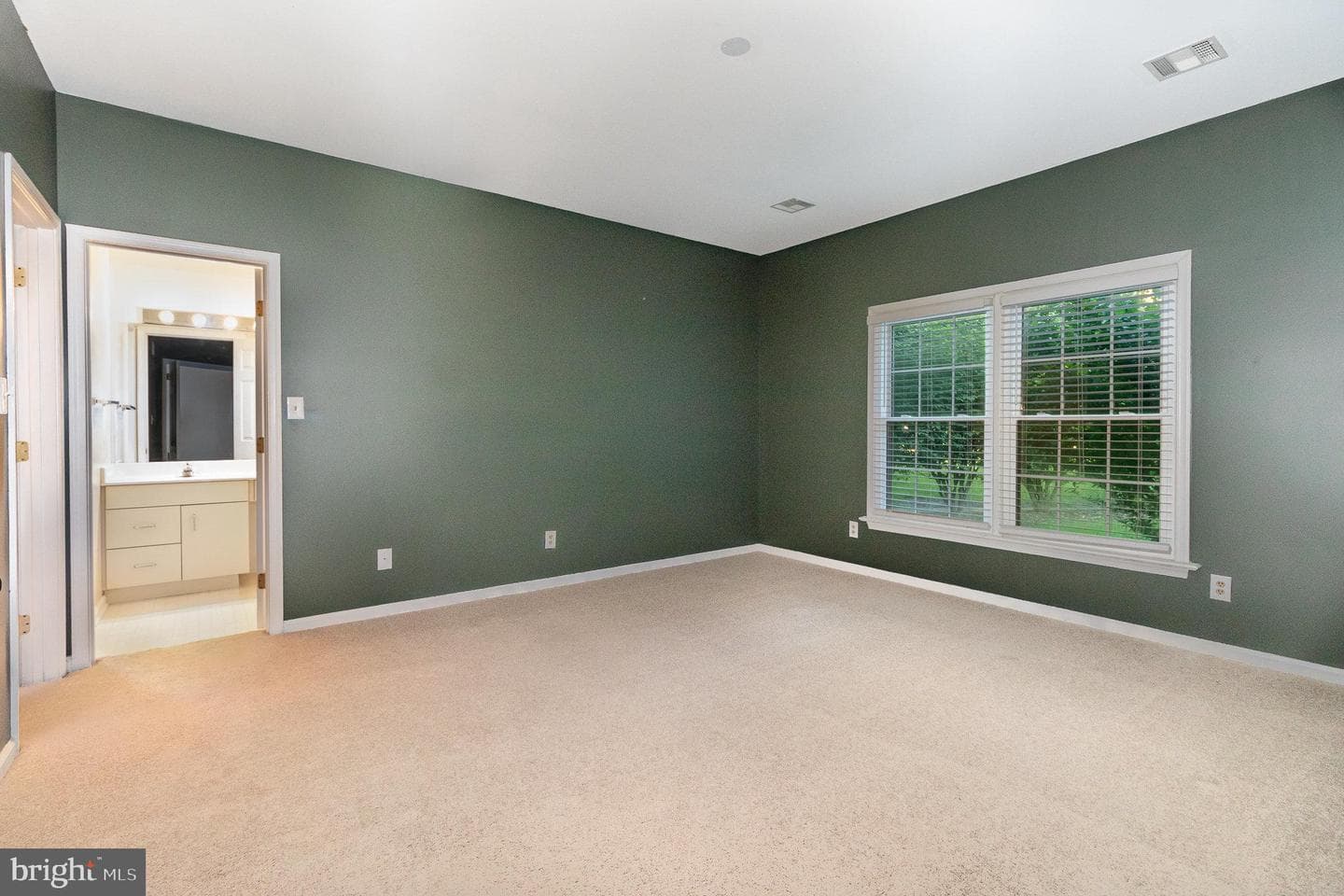 192 Crescent Drive photo 12