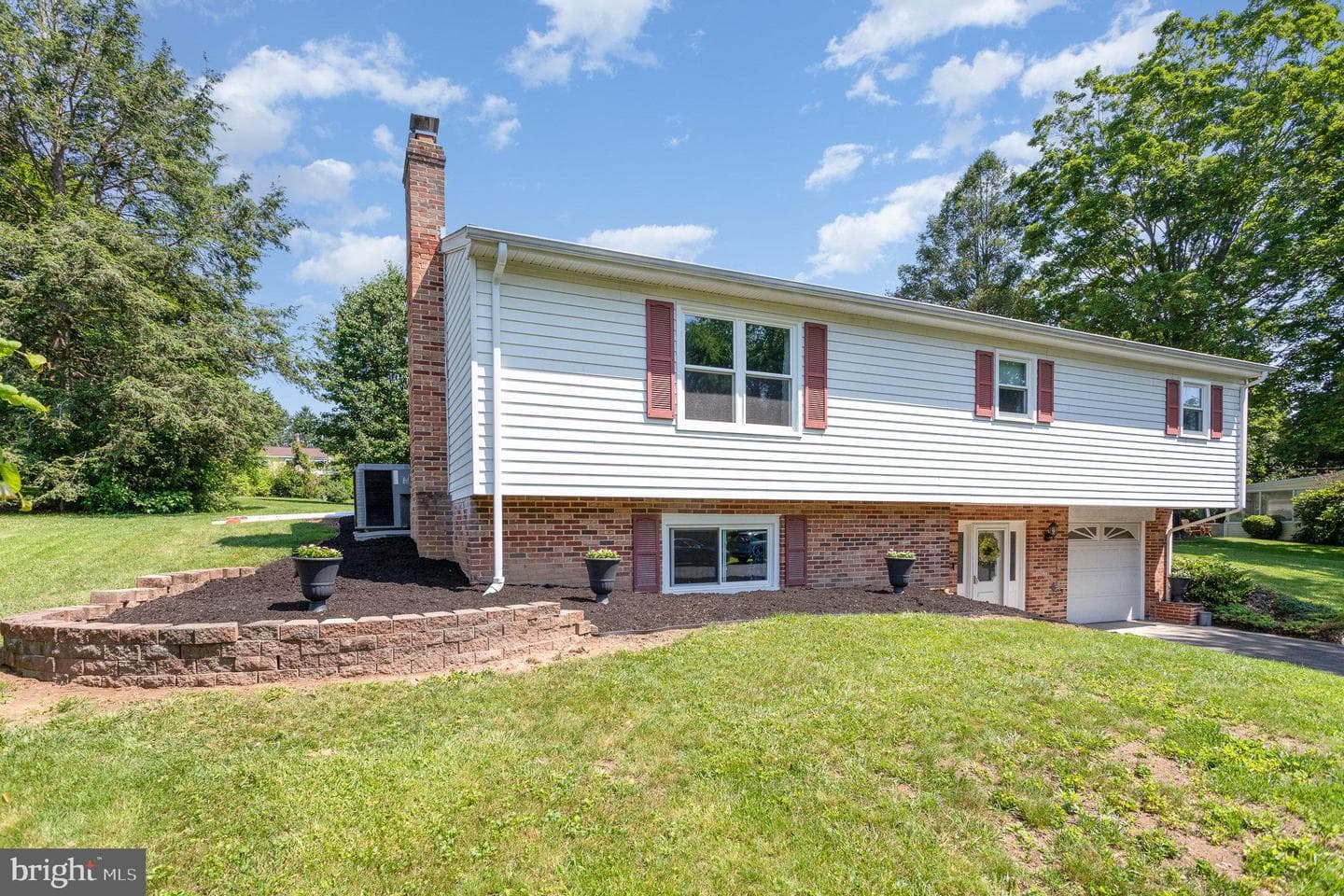 410 Erdman Drive photo 3