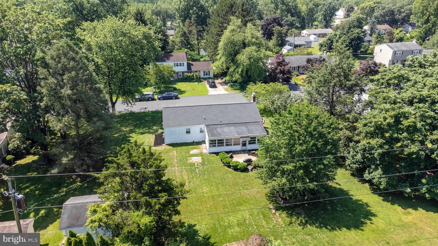 410 Erdman Drive photo 33