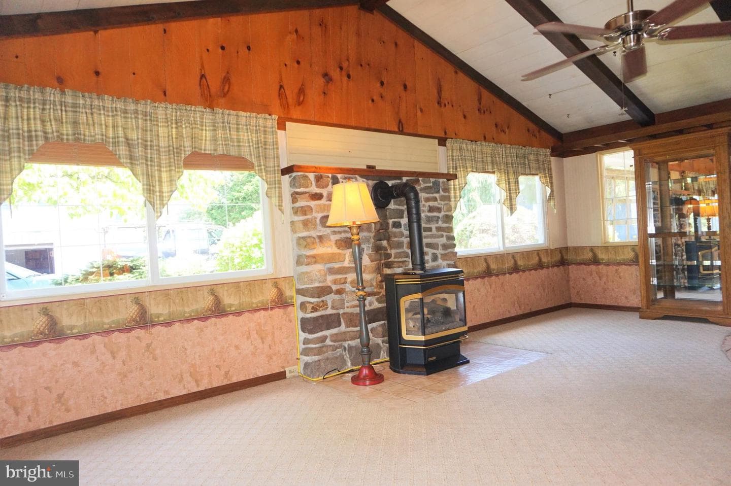 1553 N River Road photo 12