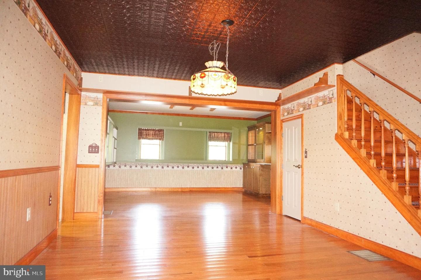 1553 N River Road photo 20