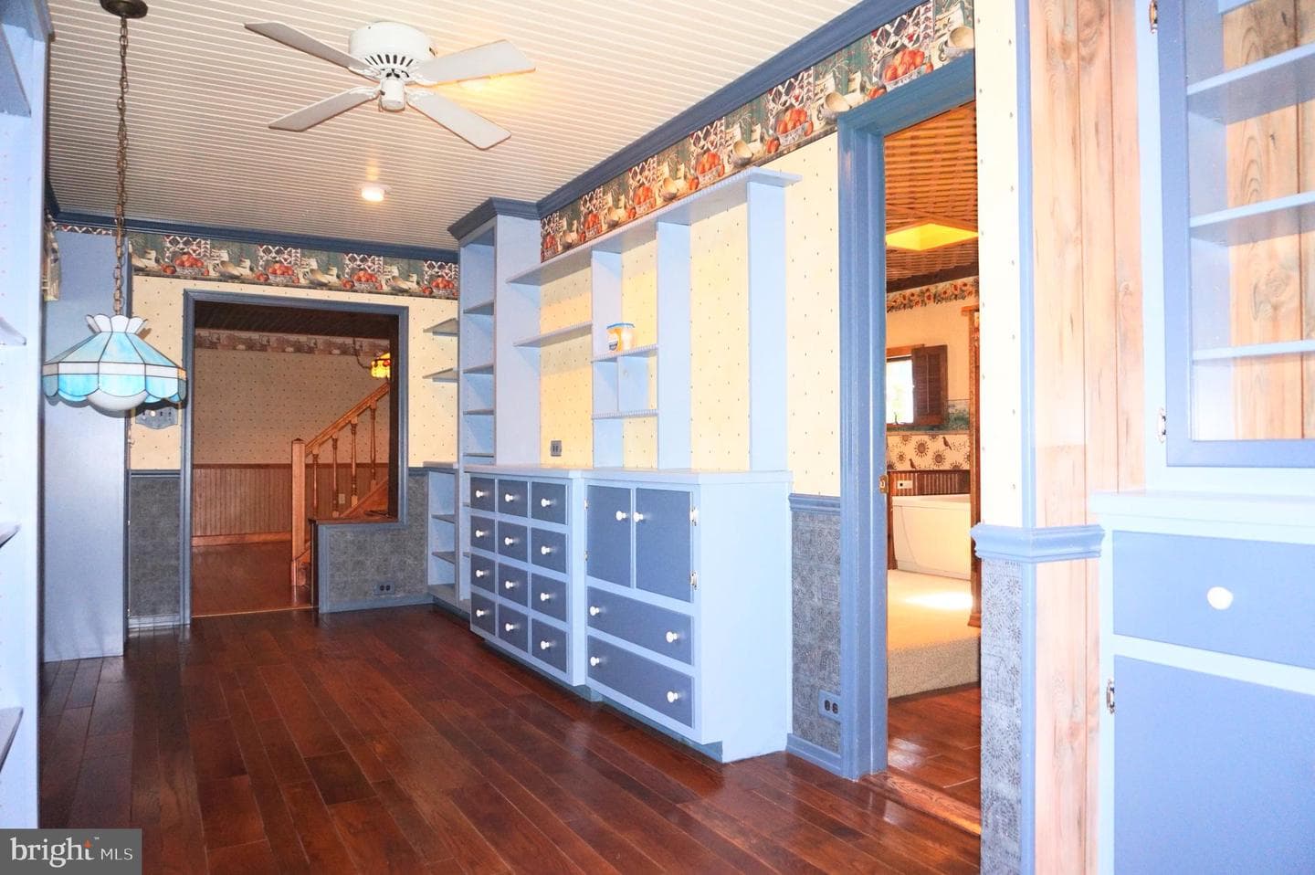 1553 N River Road photo 26