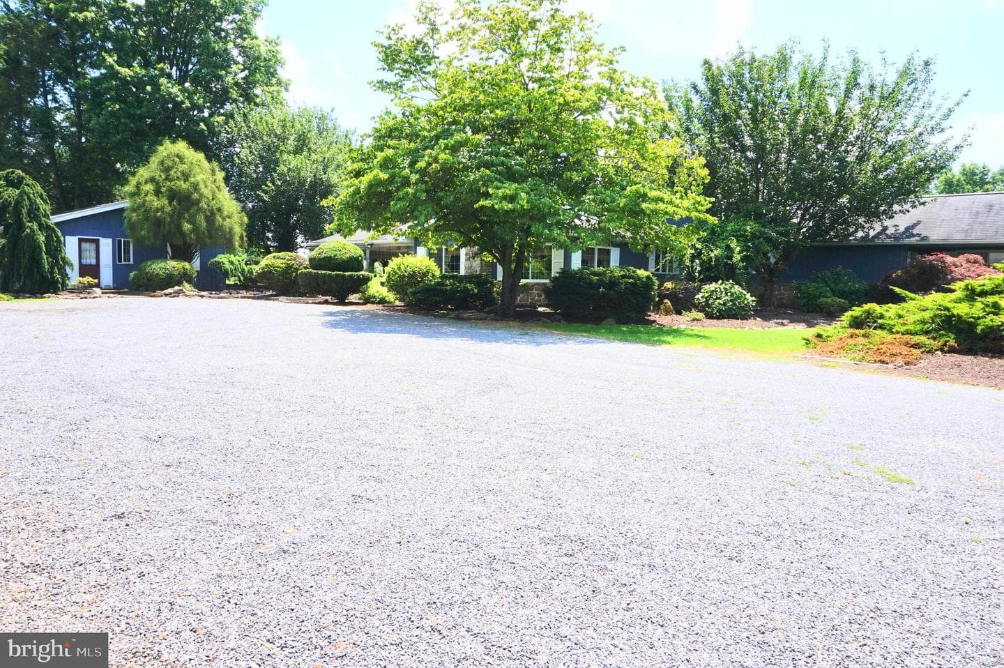 1553 N River Road photo 4