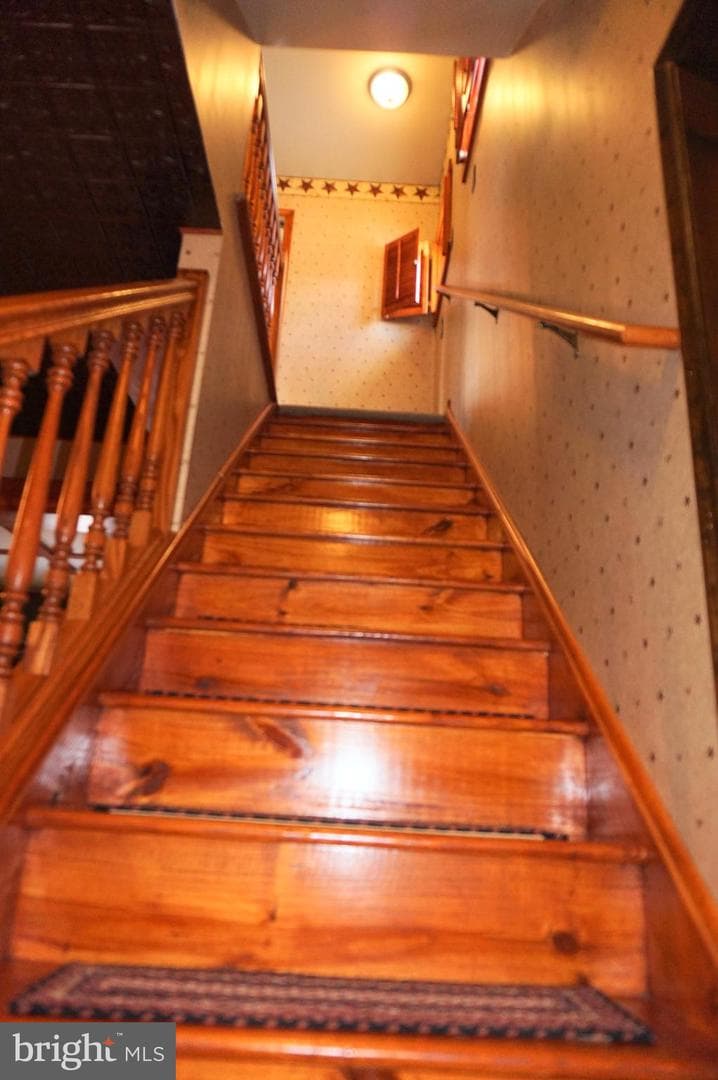 1553 N River Road photo 41