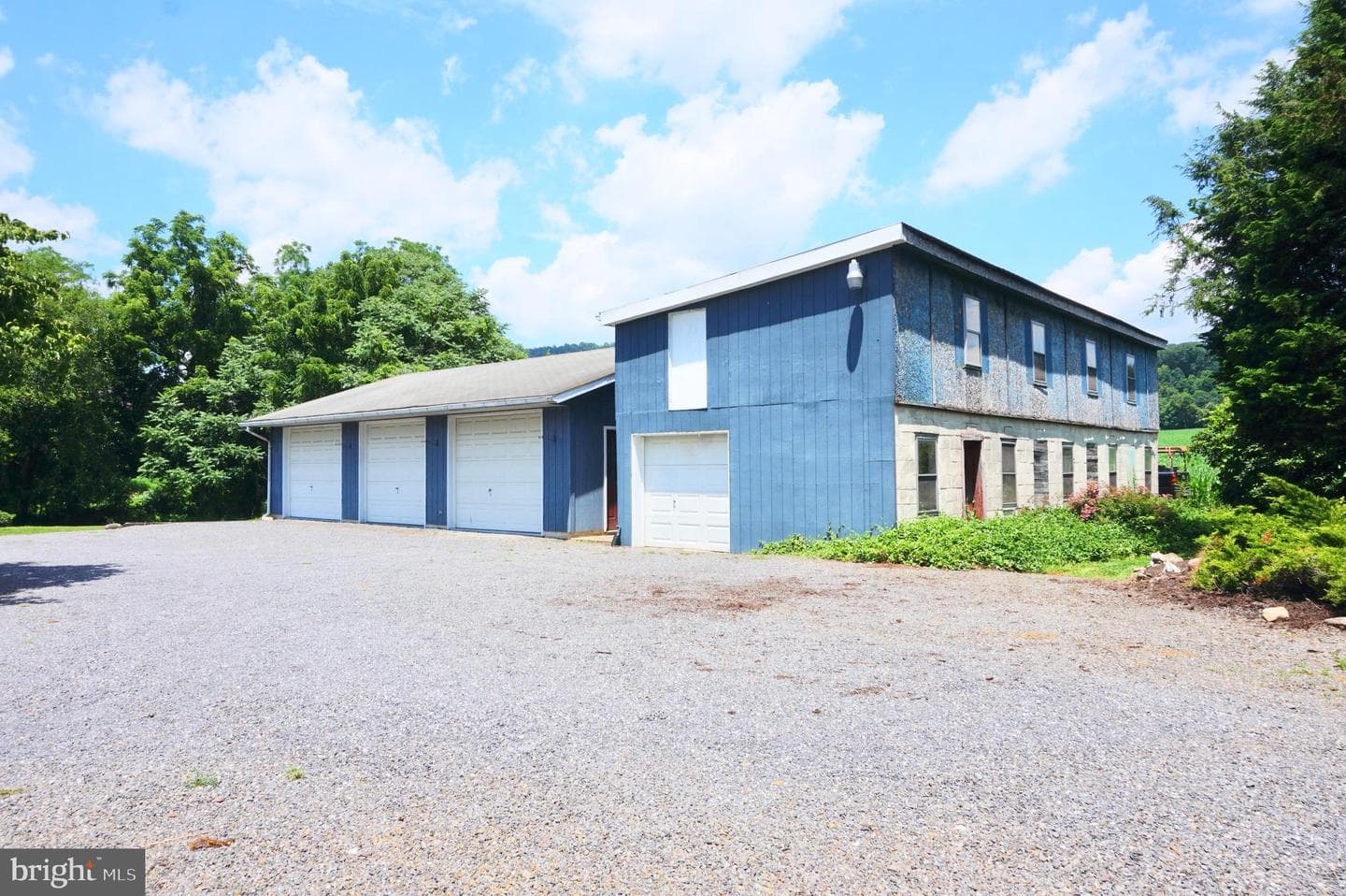 1553 N River Road photo 49