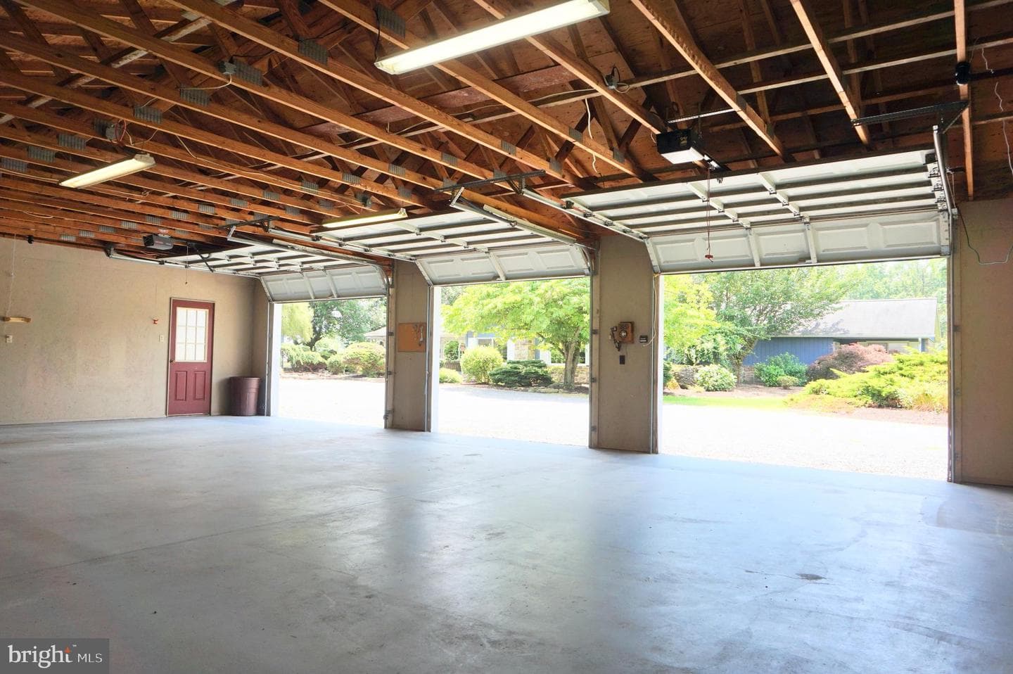 1553 N River Road photo 52