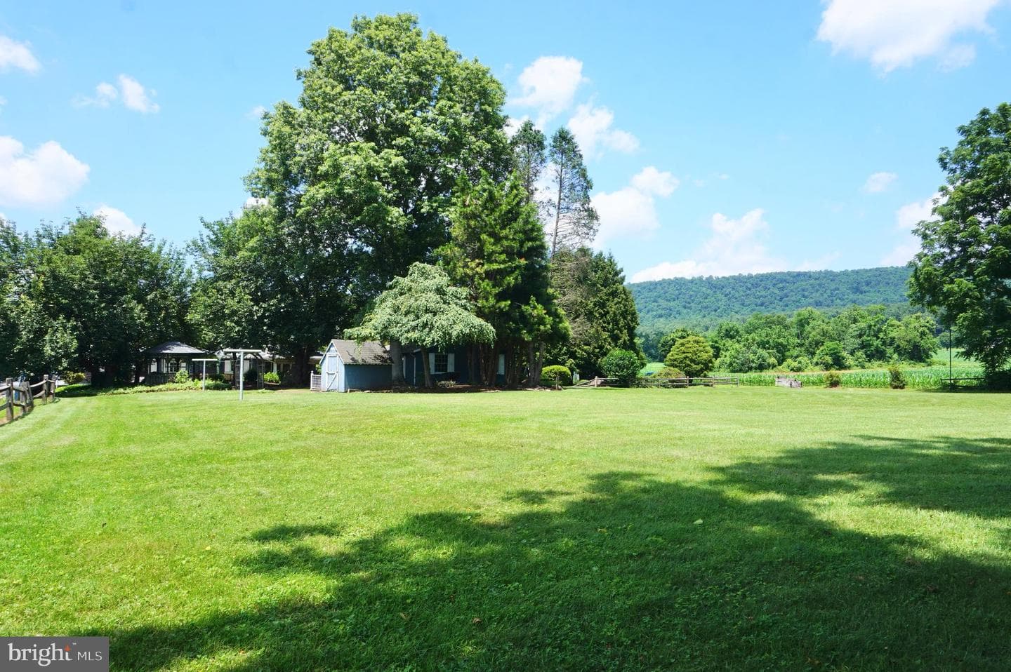 1553 N River Road photo 70