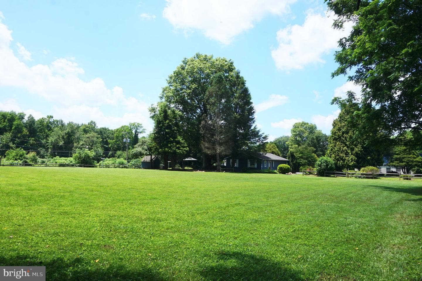 1553 N River Road photo 71