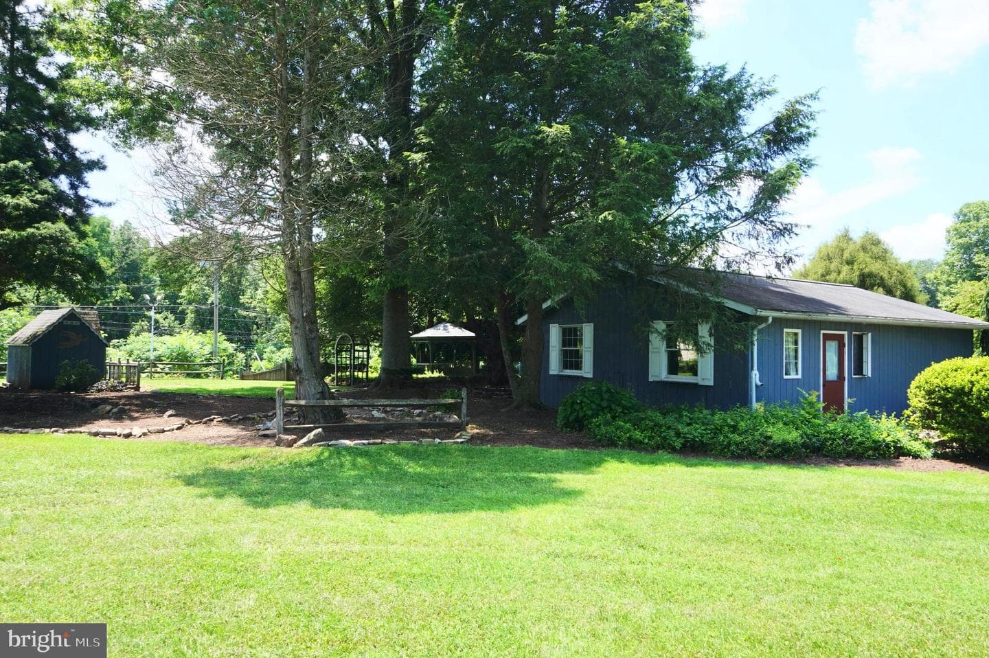 1553 N River Road photo 73