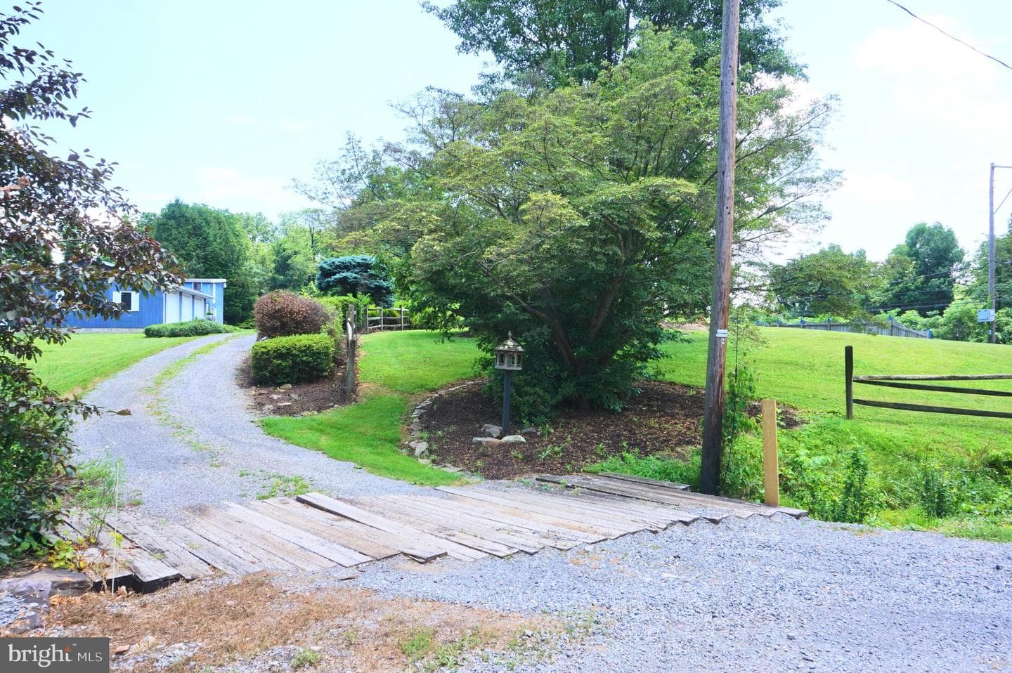 1553 N River Road photo 78