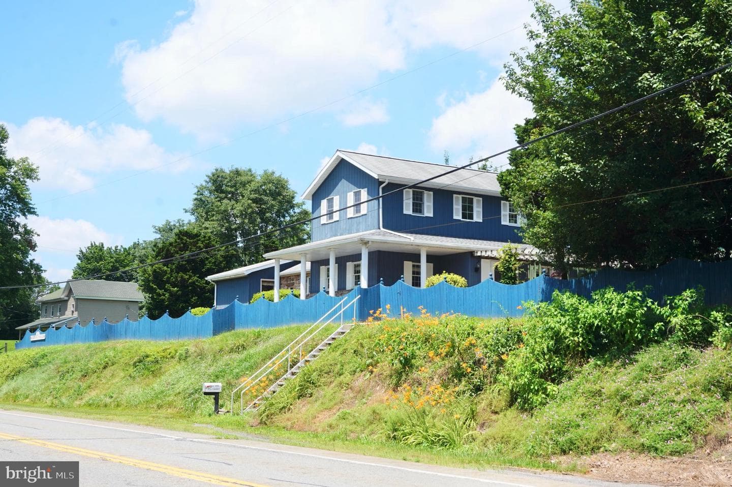 1553 N River Road photo 81