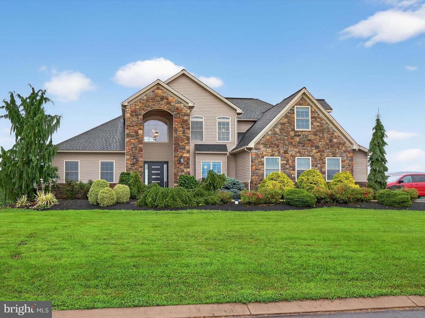 13 Pheasant Hill Drive photo 3