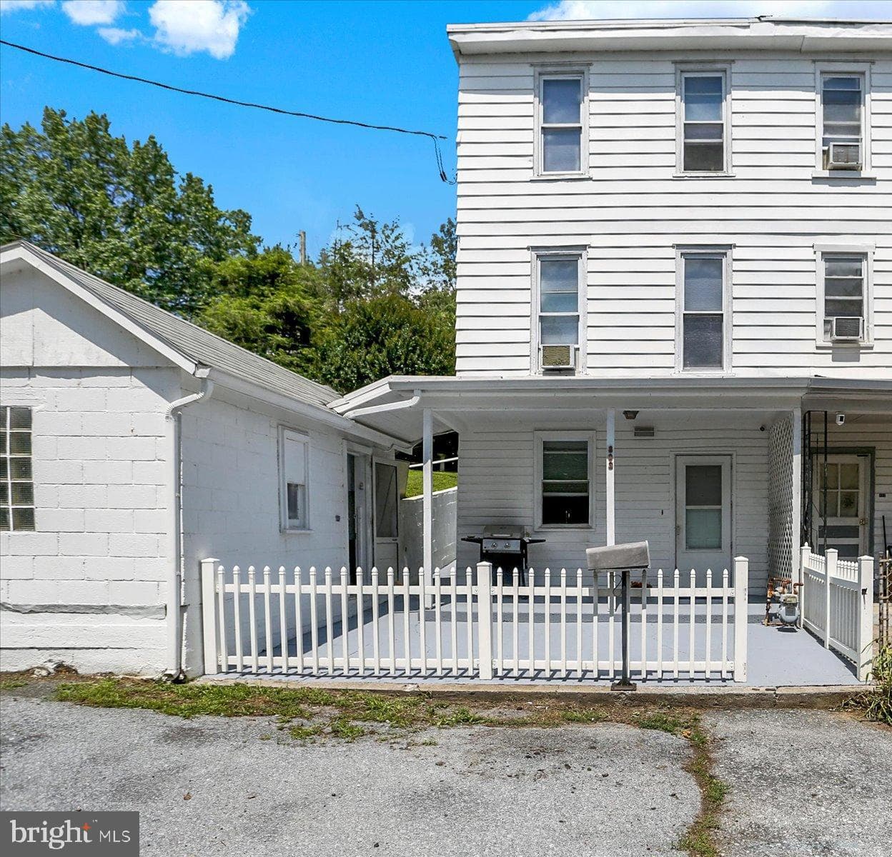 803 S 5th Street photo 2