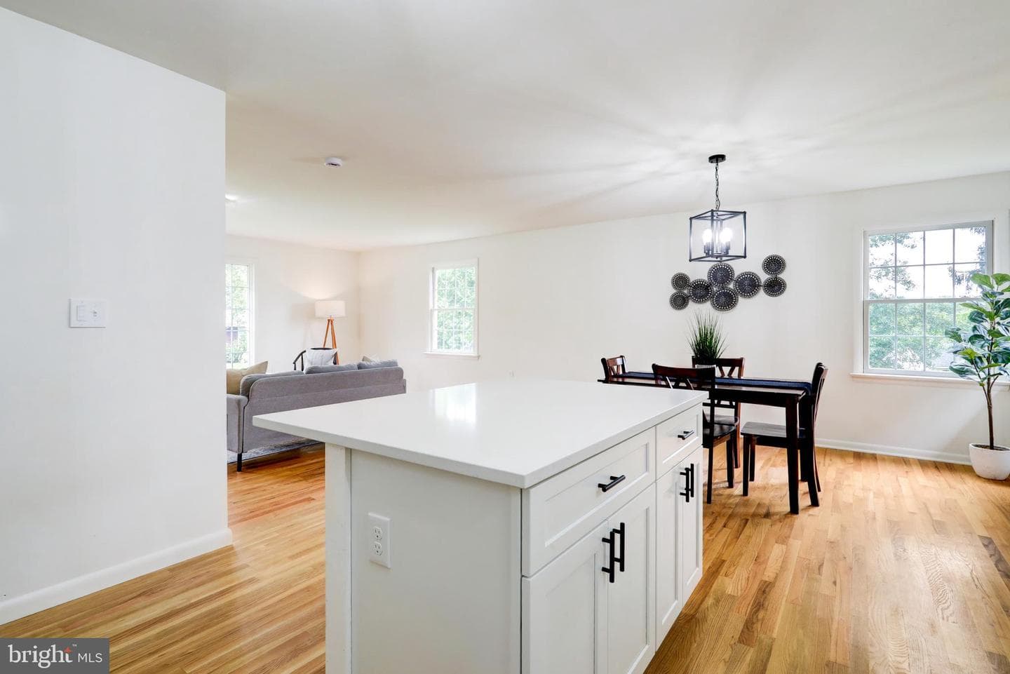 933 Byron Road photo 15