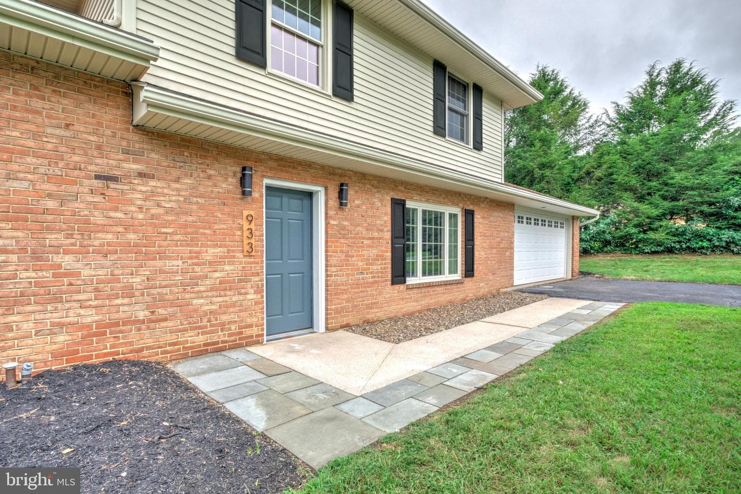 933 Byron Road photo 36