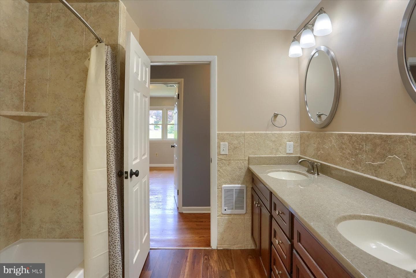 6790 Lehigh Avenue photo 15