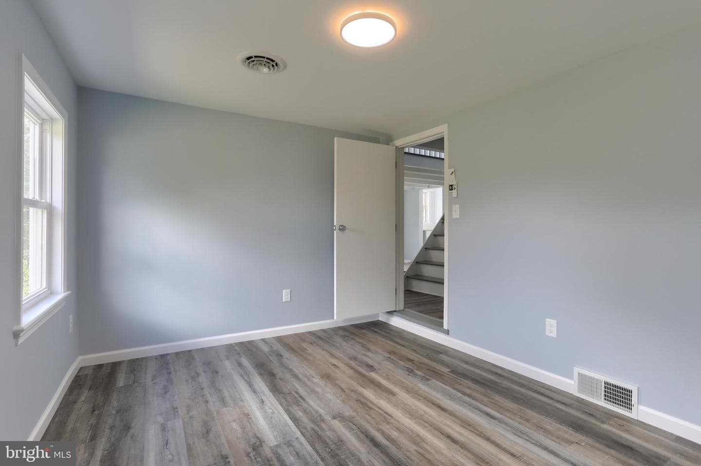 218 N Railroad Street photo 18