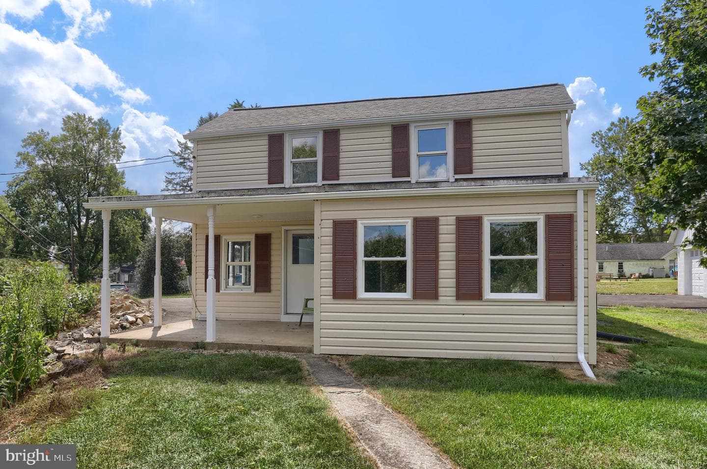 218 N Railroad Street photo 2
