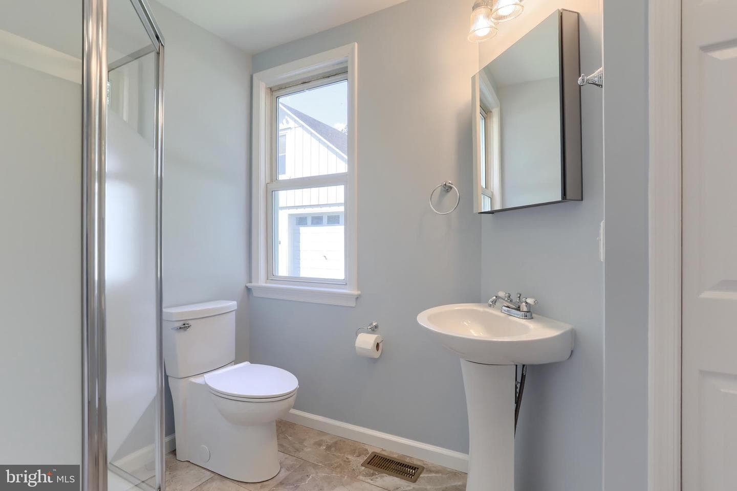 218 N Railroad Street photo 22