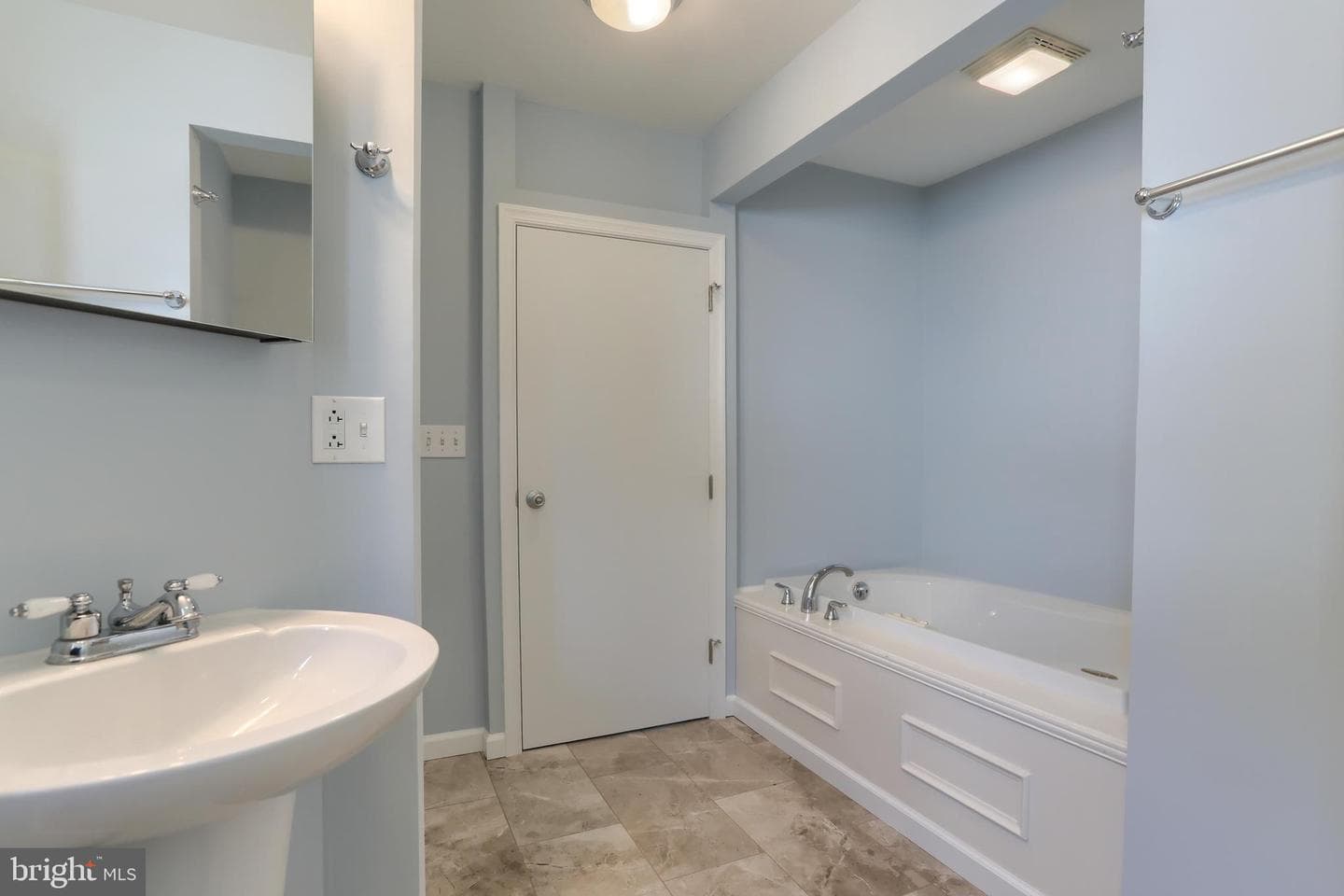 218 N Railroad Street photo 23