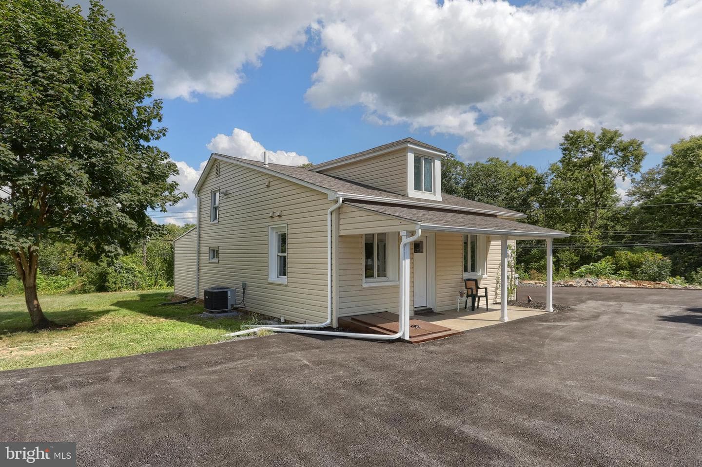 218 N Railroad Street photo 39