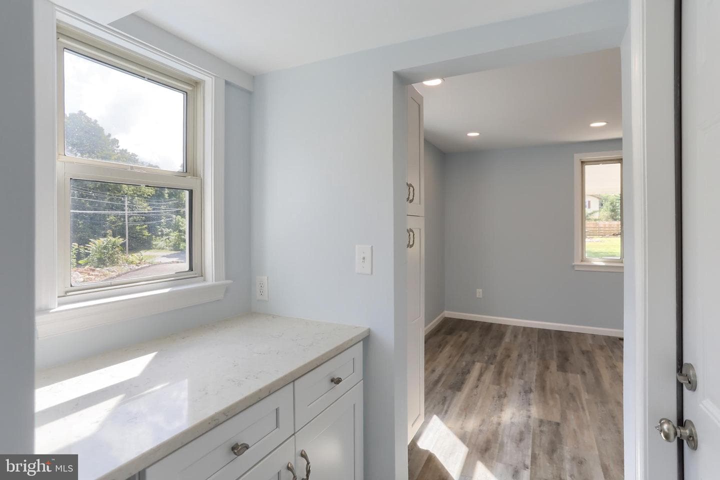 218 N Railroad Street photo 7