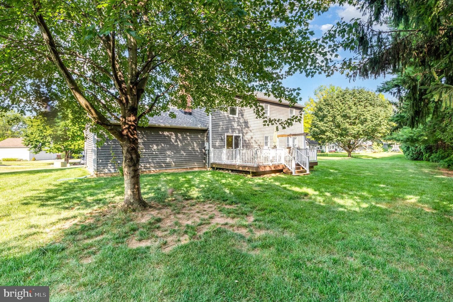 989 Kings Way W photo 28