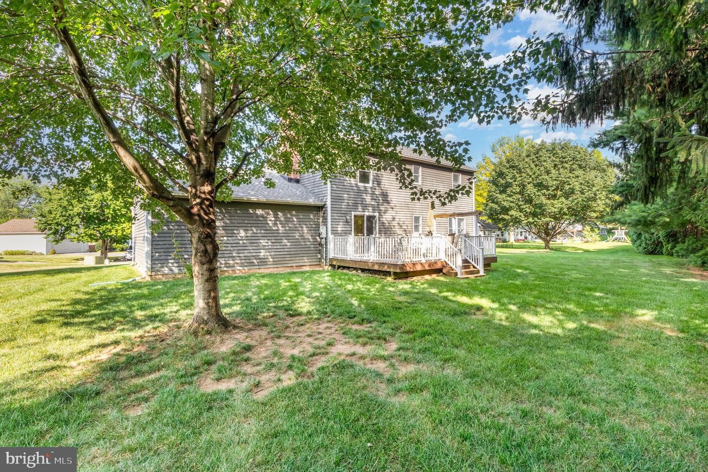 989 Kings Way W photo 29