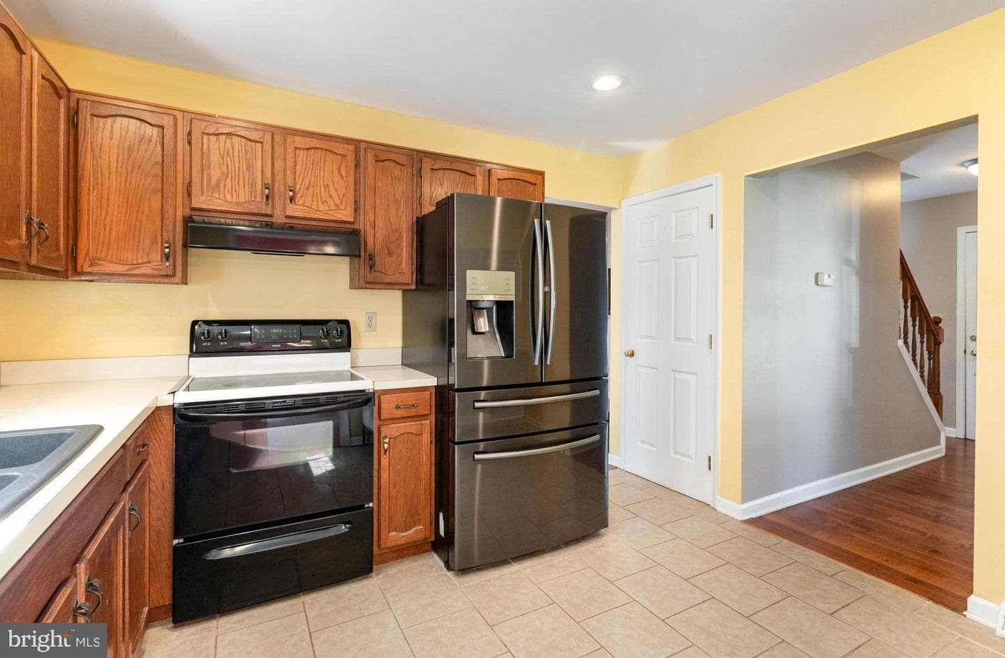 989 Kings Way W photo 9