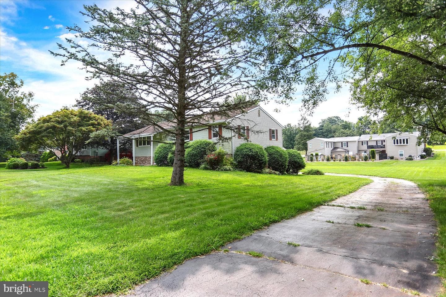 15 Parkside Drive photo 4