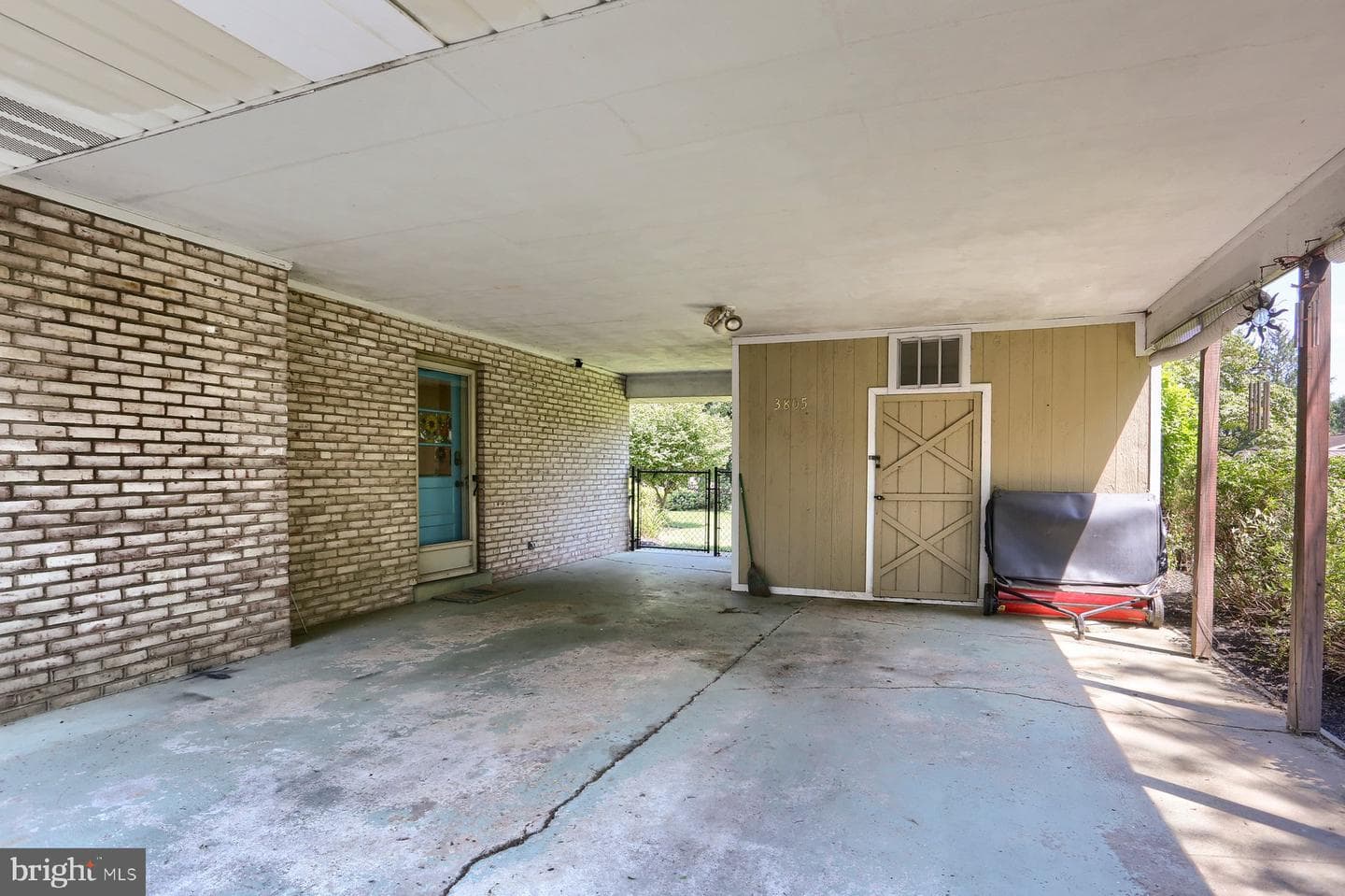 3805 Griffin Lane photo 4
