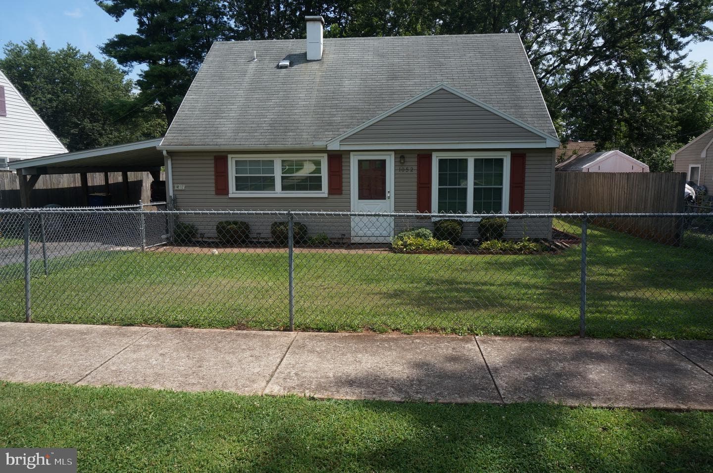 1052 Spruce Street photo 2