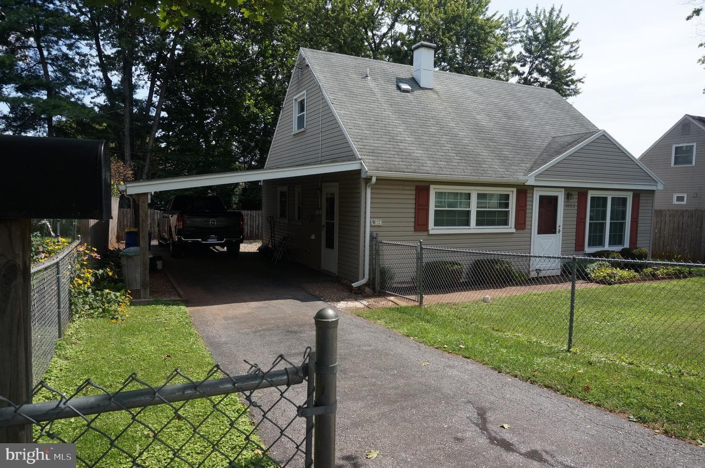 1052 Spruce Street photo 3